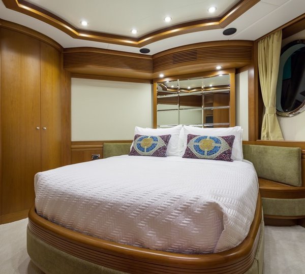 The 35m Yacht HAPPY HOUR