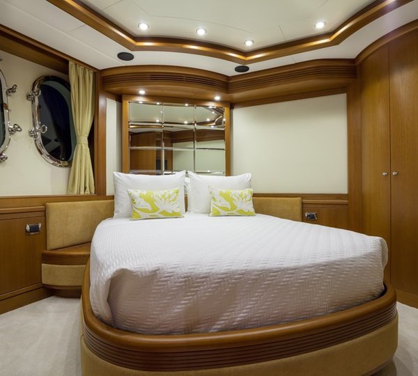 The 35m Yacht HAPPY HOUR