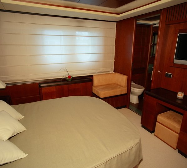 The 35m Yacht HYE SEAS II