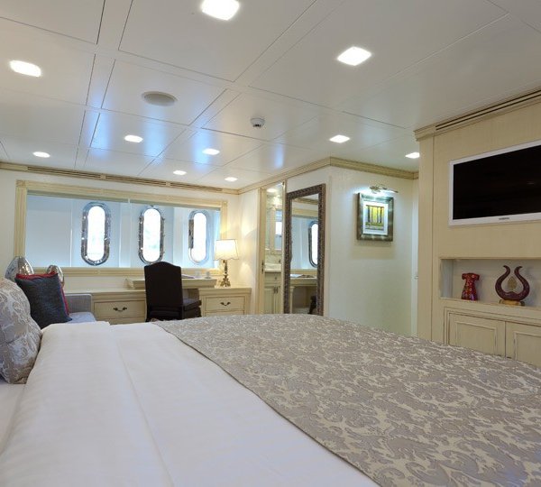 The 35m Yacht M&AMP;M