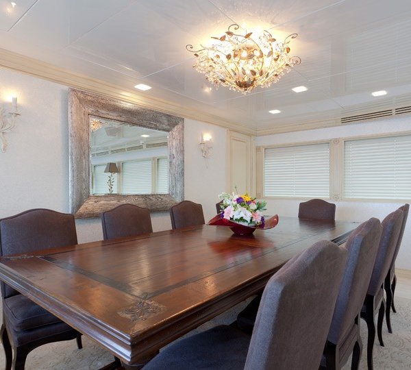 The 35m Yacht M&AMP;M