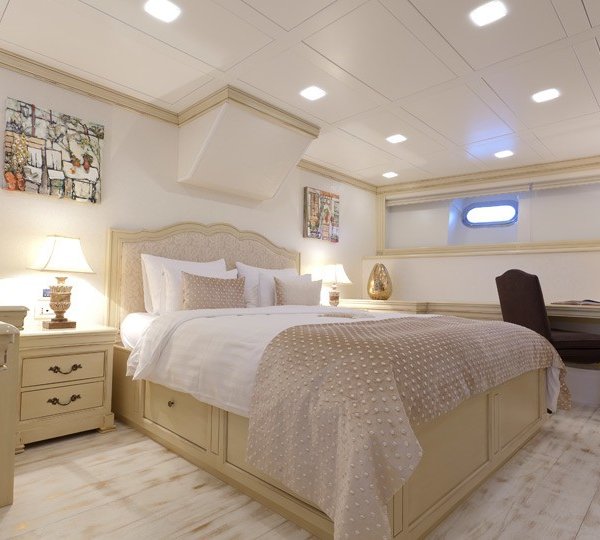 The 35m Yacht M&AMP;M