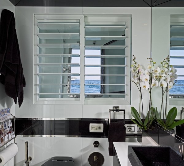 The 36m Yacht DOUBLE SHOT