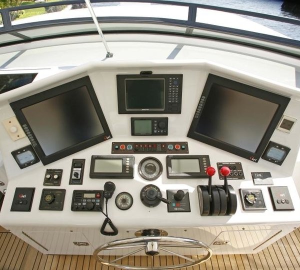 Controls On Yacht OCEAN CLUB