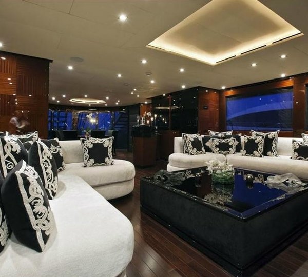 Premier Saloon On Board Yacht WHISPERING ANGEL