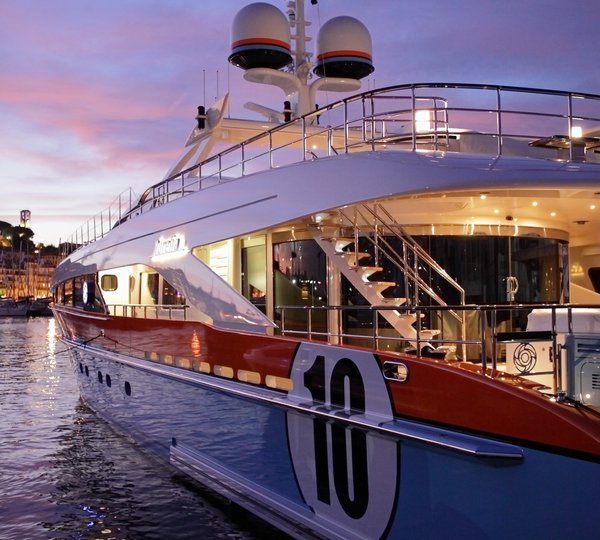 Profile Aspect Aboard Yacht AURELIA