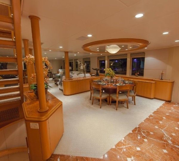 The 37m Yacht LOOSE ENDS