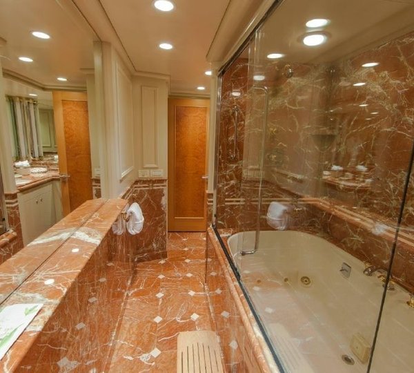 The 37m Yacht LOOSE ENDS