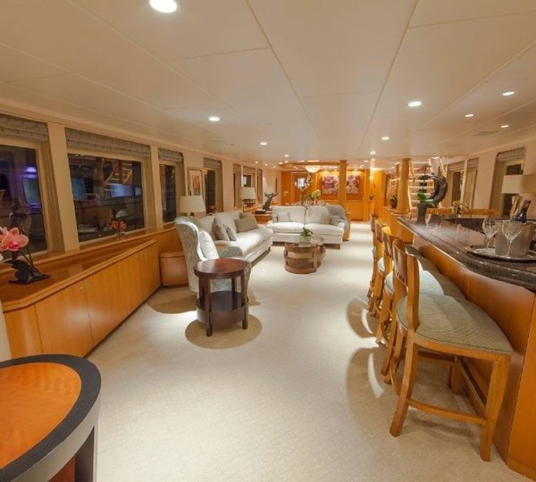 The 37m Yacht LOOSE ENDS