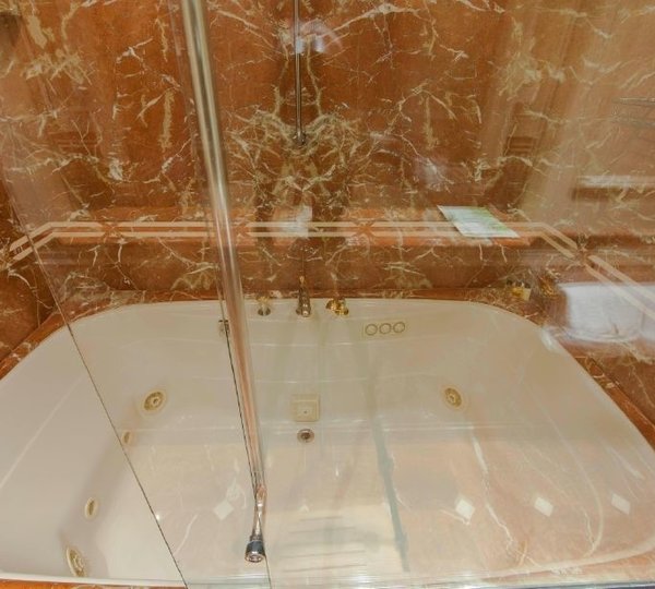 The 37m Yacht LOOSE ENDS