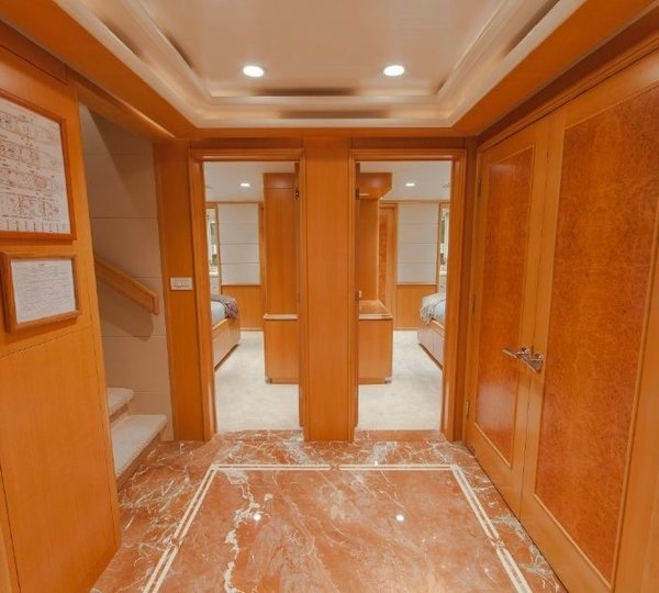 The 37m Yacht LOOSE ENDS