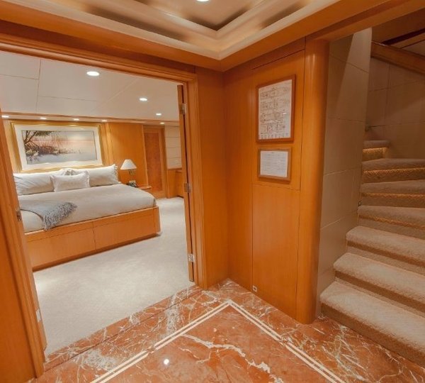 The 37m Yacht LOOSE ENDS