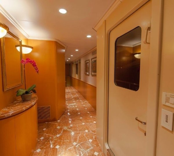 The 37m Yacht LOOSE ENDS