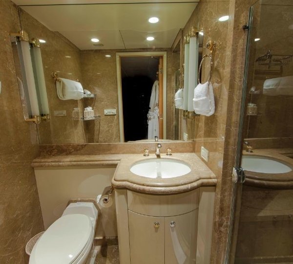 The 37m Yacht LOOSE ENDS