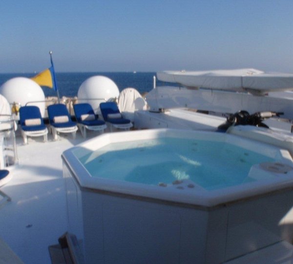Jacuzzi Pool On Yacht LOOSE ENDS
