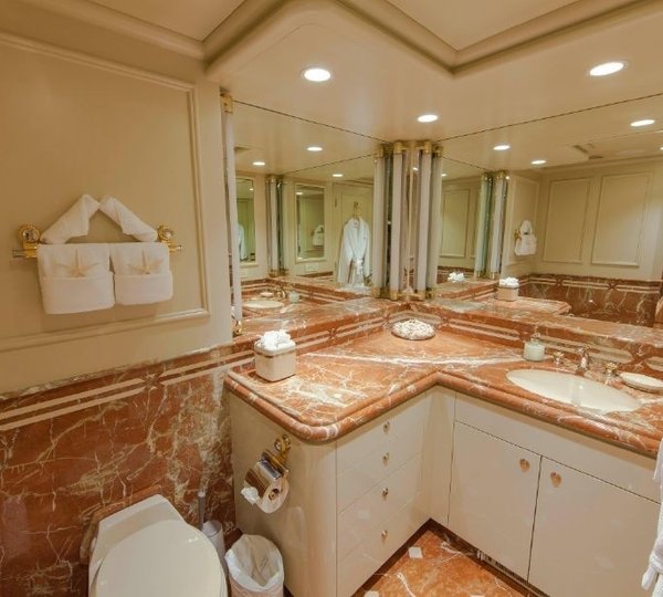 The 37m Yacht LOOSE ENDS