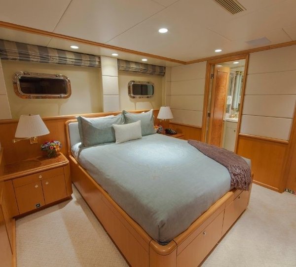 The 37m Yacht LOOSE ENDS