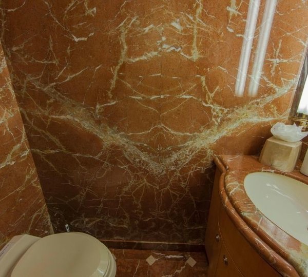 The 37m Yacht LOOSE ENDS