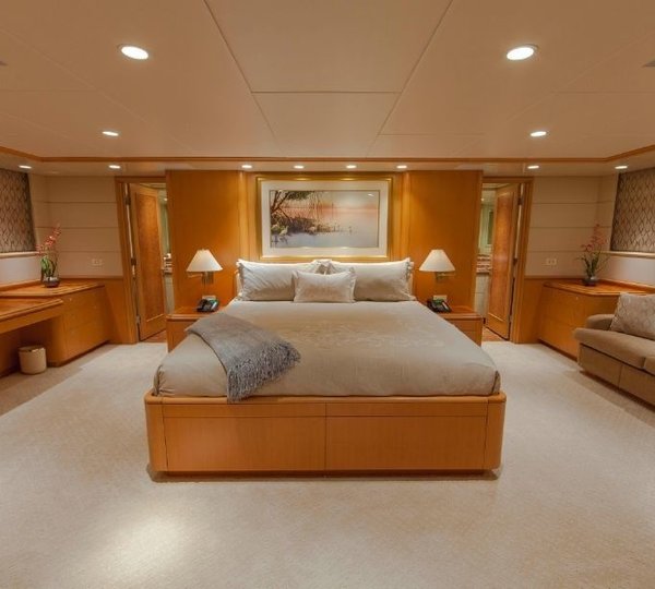 The 37m Yacht LOOSE ENDS