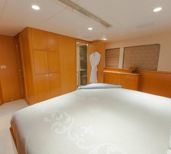 The 37m Yacht LOOSE ENDS