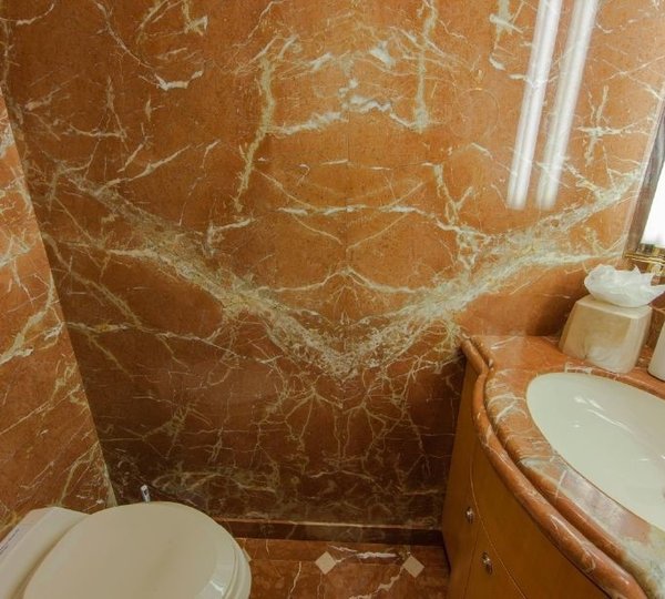 The 37m Yacht LOOSE ENDS