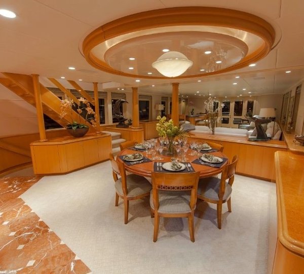 The 37m Yacht LOOSE ENDS