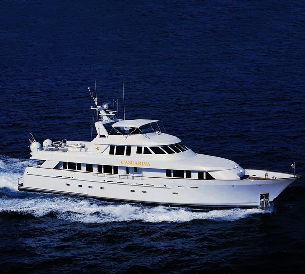 Cruising On Board Yacht LOOSE ENDS