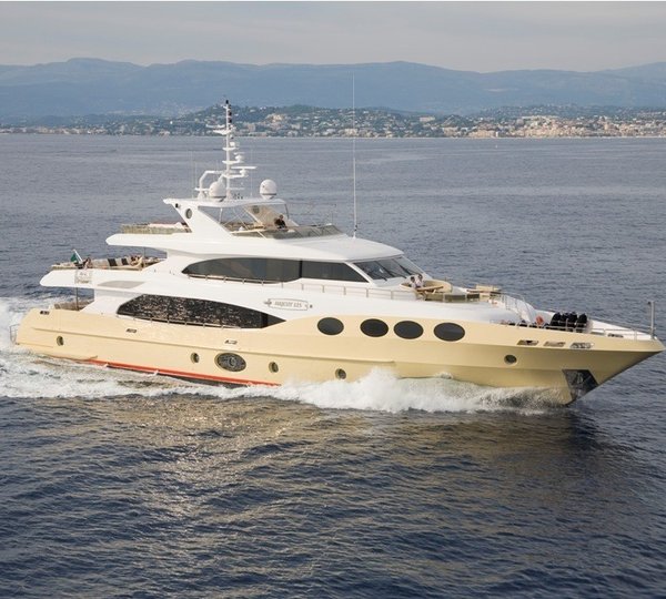 Cruising On Board Yacht GRENADINES III