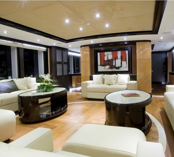 Premier Saloon Aboard Yacht GRENADINES III