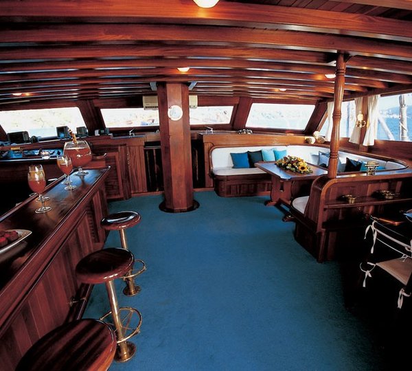 Drinks Bar On Yacht MATINA
