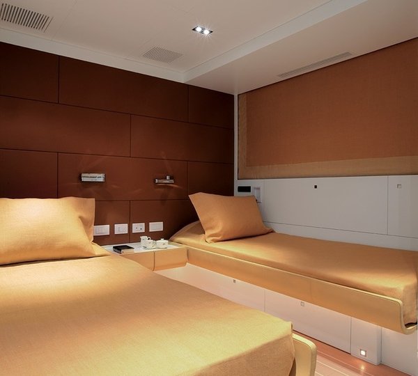 Twin Bed Cabin On Yacht P2