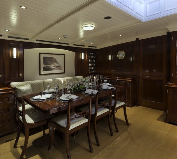 The 39m Yacht RAINBOW