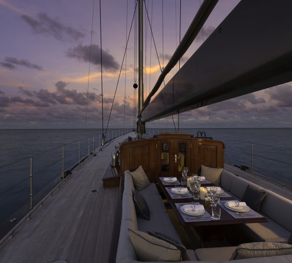 The 39m Yacht RAINBOW