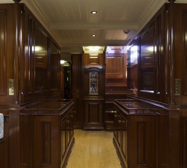 The 39m Yacht RAINBOW