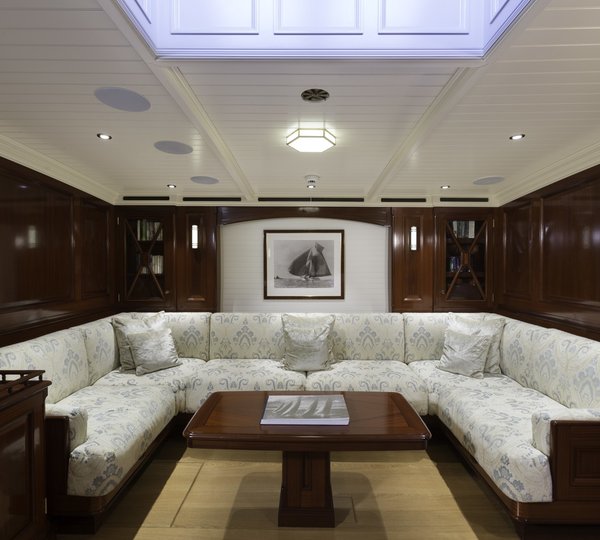 The 39m Yacht RAINBOW