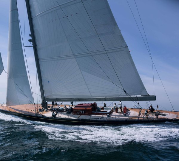 The 39m Yacht RAINBOW