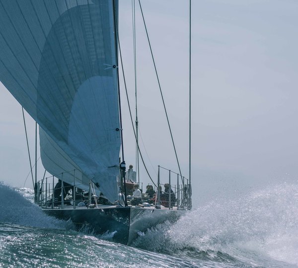 The 39m Yacht RAINBOW