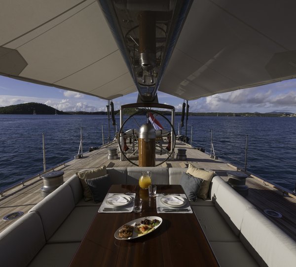 The 39m Yacht RAINBOW