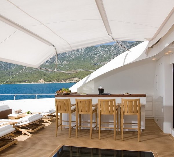 Drinks Bar On Board Yacht NAMASTE 8