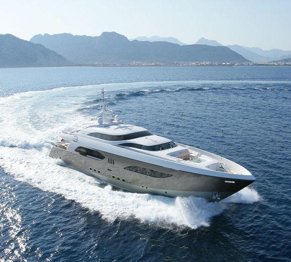 Cruising Aboard Yacht NAMASTE 8