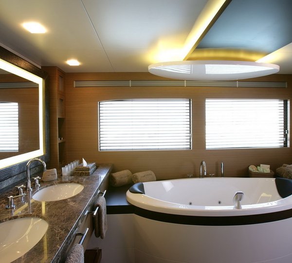 Main Master Bathroom On Yacht NAMASTE 8