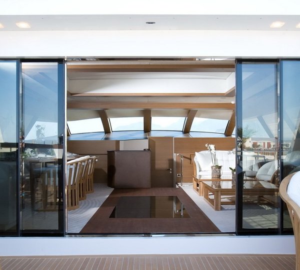 Aspect Into Sky-lounge On Yacht NAMASTE 8