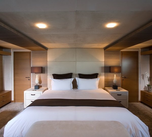 Berth: Yacht NAMASTE 8's Main Master Cabin Image