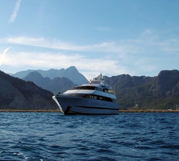 Profile On Yacht LADYSHIP
