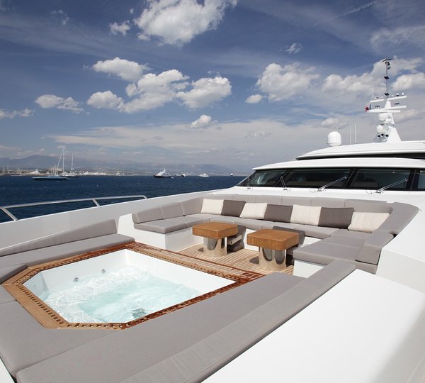 Jacuzzi Pool On Yacht TATII