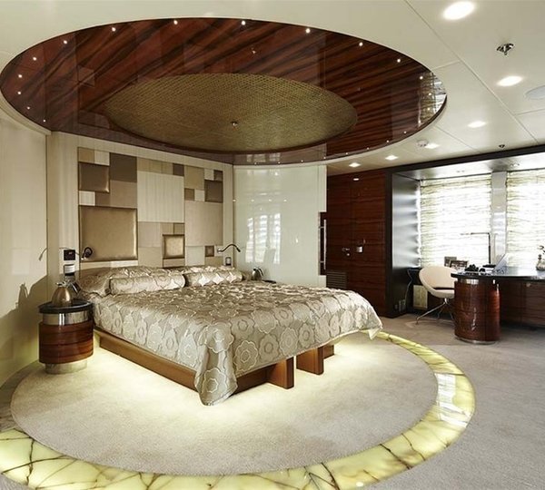 Main Master Cabin On Yacht E & E