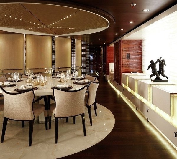 Eating/dining On Yacht E & E