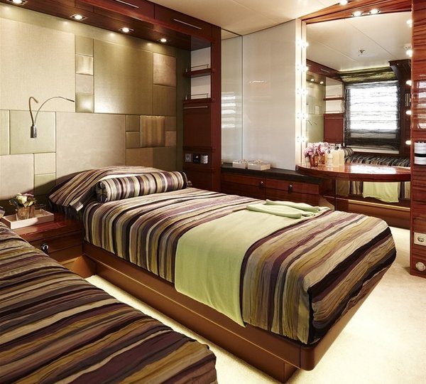 Twin Bed Cabin On Yacht E &AMP; E