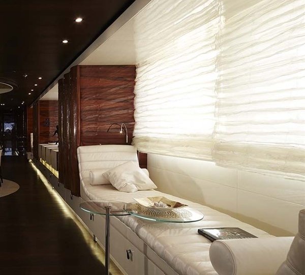 Saloon Sitting On Yacht E &AMP; E