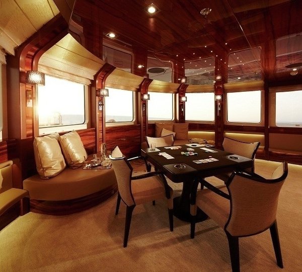 The 42m Yacht E &AMP; E